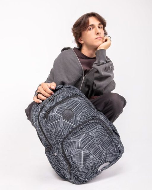 No hace falta decir mucho cuando tu estilo ya lo dice todo! 💥

Porque cada mochila cuenta una historia distinta... y todas hablan de personalidad

#Coolpack #TuFormaDeSer #TuEstiloTuIdentidad #mochilajuvenil