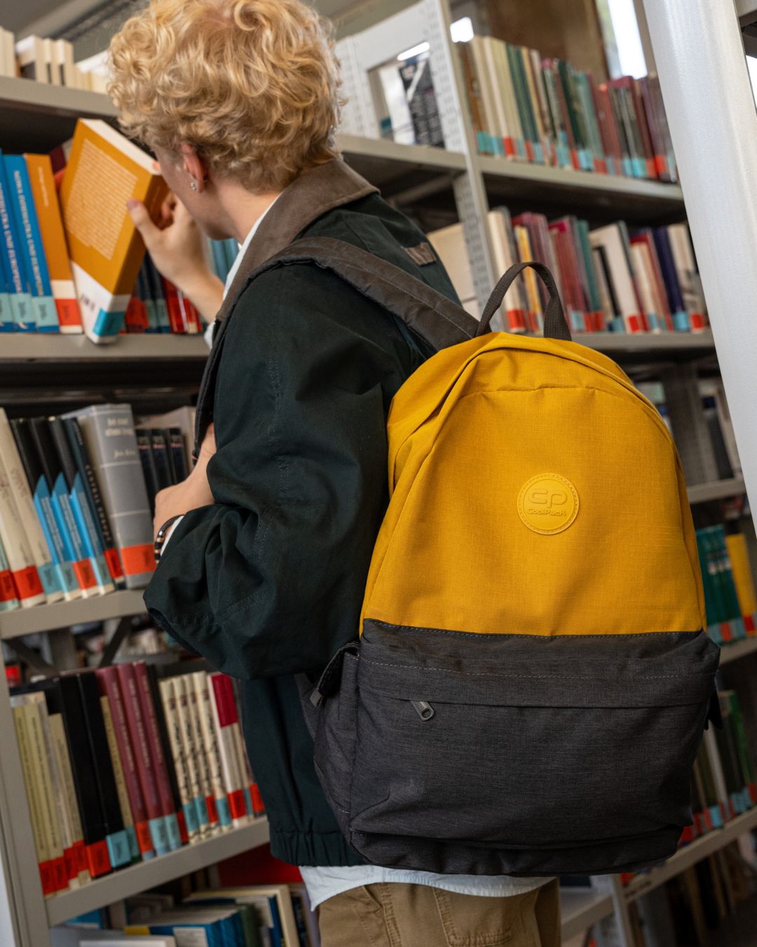 Entre clases, libros y nuevas ideas...tu estilo también cuenta.
Las mochilas CoolPack combinan diseño urbano y materiales pensados para durar porque cuidar el planeta también es parte del look. 💚

Perfecta para moverte, estudiar y destacar sin esfuerzo.
Tu mochila, tu actitud, tu huella positiva. 💚🌏

#coolpack  #mochilasurbanas  #ecofriendly  #BackToStyle  ##diseñoresponsable  ##másestilomenosrutina